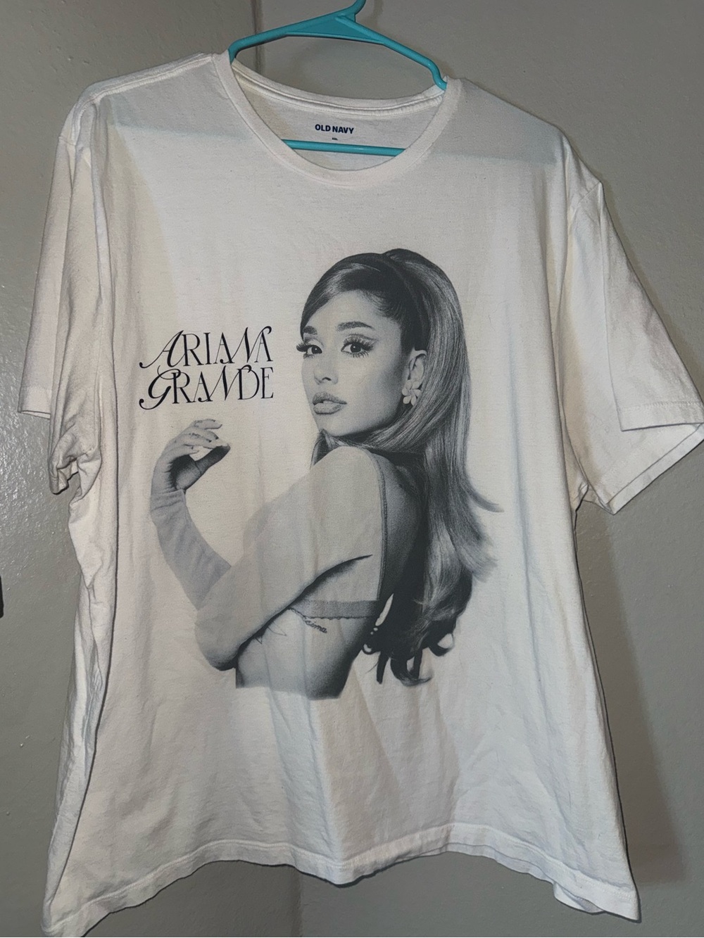 XXL White Ariana Grande Old Navy Graphic Tee